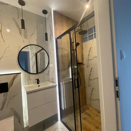 Апартаменты Motylkowa 125 M2 5 Pokoi