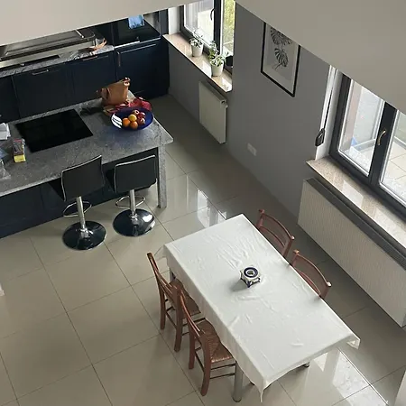 Motylkowa 125 M2 5 Pokoi * Вроцлав